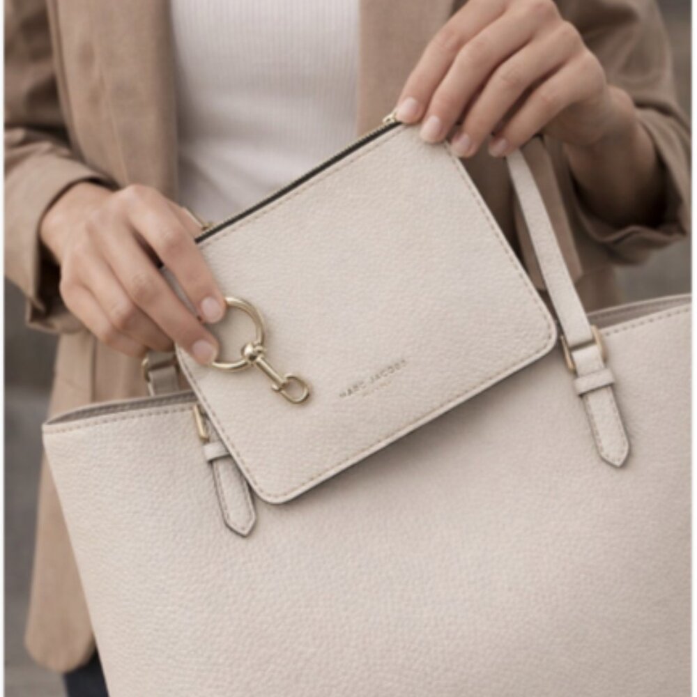 NWOT Marc Jacobs Pebbled Leather Pouch Ivory